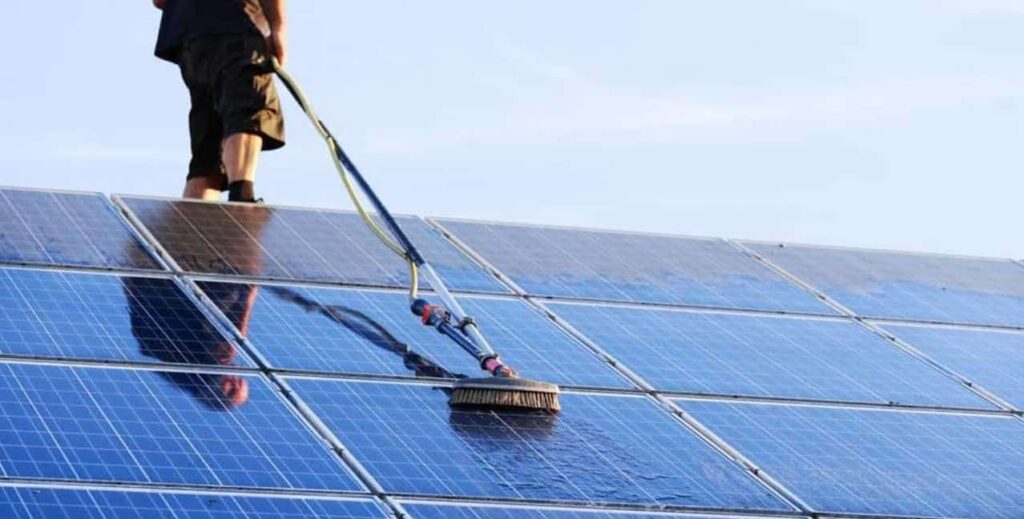 The-Importance-of-Solar-Panel-Cleaning